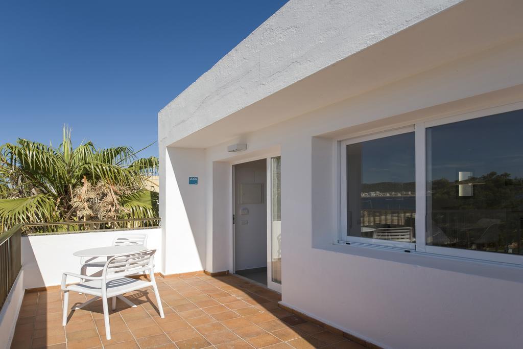 Apartamentos Vibra Riviera Sant Antoni de Portmany Extérieur photo