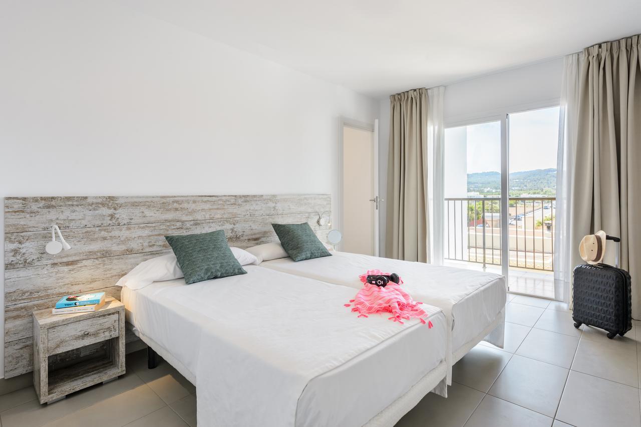 Apartamentos Vibra Riviera Sant Antoni de Portmany Extérieur photo